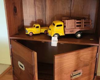 Smith Miller Heinz 57 Truck, Books
