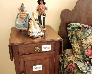 Side Table, Figurines