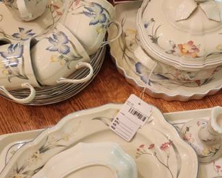 Villeroy & Boch Riviera Tea Pot, Villeroy & Boch Riviera Covered Bow, Villeroy & Boch Riviera