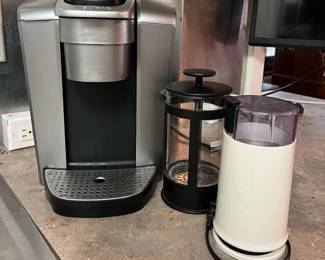 ABS002- Keurig Elite K Pod Coffee Machine, Coffee Grinder & Plunger