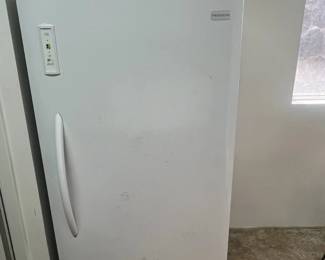ABS250- Frigidaire Stand Up Refrigerator 