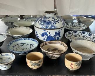 ABS214 Asian Antique Looking Blue & White Ceramic Bowls