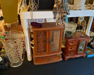 Small jewelry boxes 