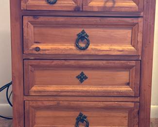 Chest of drawers 