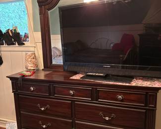 dresser, tv 