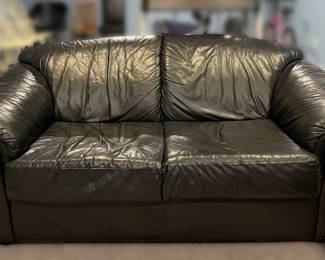 BLACK LEATHER LOVESEAT FROM LEATHER CENTER INC