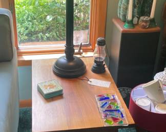 Roycroft End Table - Newer Lamp