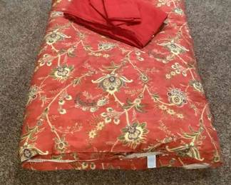 Cindy Crawford Queen Thick Comforter 