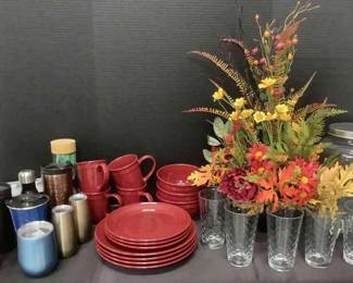 Assorted Kitchenware 