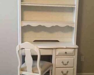  07 Lea Industries White Desk W Chair