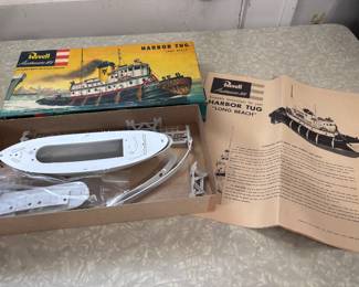 Revell Harbor Tug “Long Beach” Model 