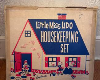 Little Miss Lido Housekeeping Set