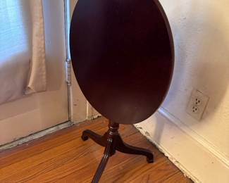 Bombay Company Tilt Top Table