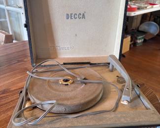 Decca Model DP583