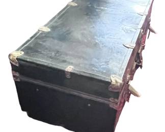 Large Trunk with Tray