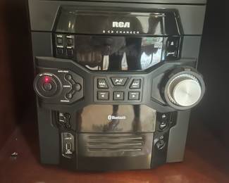 RCA 5 CD Changer, has two speakers