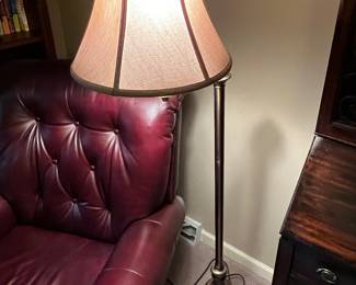 Bradington Young Tufted Leather Recliner Burgandy, excellent condition