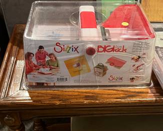 Sizix Big Kick for Scrapbooking and Arts