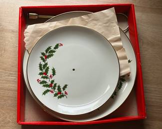 Holiday two tier server