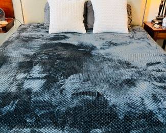 King size Sleep Number Bed

2 of 2