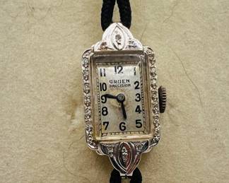 Art Deco Womens Watch
14kt Solid Gold 

1 of 2