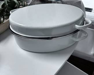 Turkey and roast pan with cover - great for thanksgiving turkeys ! 