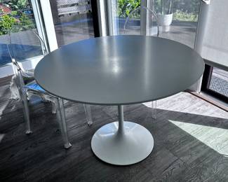 Saarinen white  round 42 “ x 29 high table by knoll , originally 3300 only 2200 or best offer. 