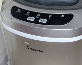 Magic Chef counter top ice maker