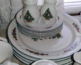 VTG Holly and Lace Christmas Tree Set of Dishes