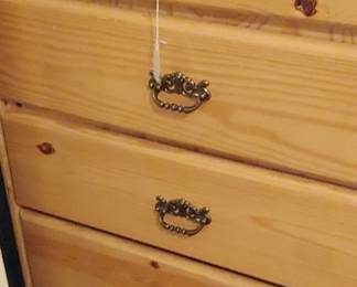 Very pretty Pine chest of drawers