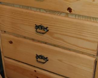 Pine chest of drawers