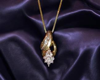 14kt Diamond Cluster pendant & 14kt gold chain