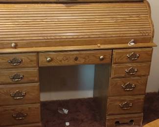 Roll top desk