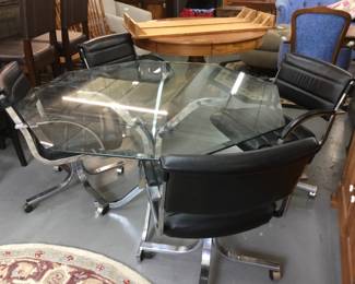 Glass top table with 4 chairs (Cal-Style brand)