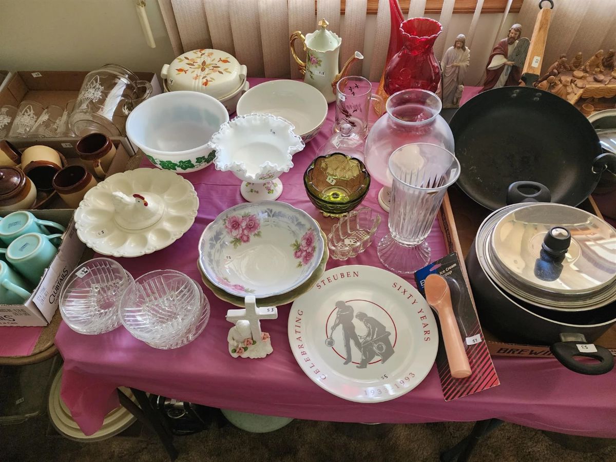 Very nice estate sale 20 Casey Dr Old starts on 5/9/2024