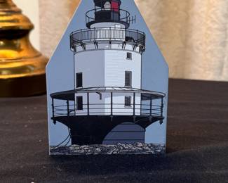 Hometowne wooden decoration Spring Point Ledge Light, South Portland, Maine 5"H