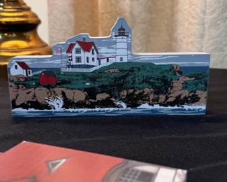 Hometowne wooden decoration Nubble Lighthouse, Cape Neddick, Maine 4"H x 8"L
