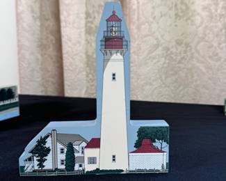 Hometowne Collectibles wooden lighthouse display Cape May Lighthouse, New Jersey 6" x 6"