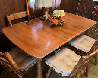 DINNETTE TABLE AND CHAIRS