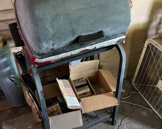 ELECTRIC BAR-B-Q GRILL