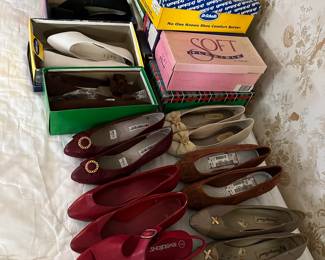 VINTAGE WOMENS SHOES