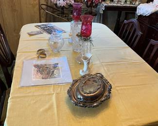 VINTAGE FORMAL DINNING TABLE AND CHAIRS