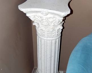 Pedestal Display Stand