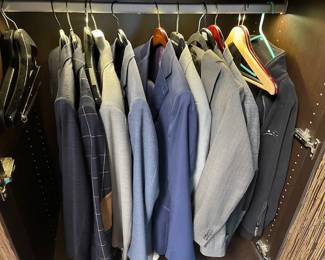 Paul Smith, Tommy Hilfiger, Burberry & Armani. Sizes range from 46R, 48R