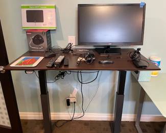 Logicdata adjustable height (Gaming ) Desk. Outstanding quality and function can sit or stand for any work project.