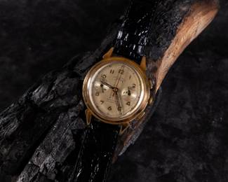 Telda Swiss chronograph watch, circa 1960s. Cal. Venus 188, 38mm jumbo crab case. 38mm diameter of the case without pushers and crown. 48mm from lug to lug. 12mm thickness with the glass. 18mm lug width. Mechanical movement, manual winding and in working order with new strap. Shows signs of age and wear, see photos.