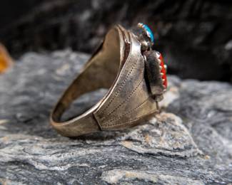 Sterling silver ring with Turquoise. Total approx. weight is 14.88 grams and is a size 11.