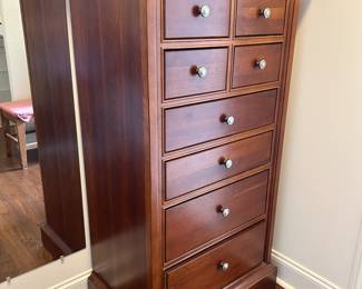 	#41	Stanley chest 28x19x54	 $175.00 				