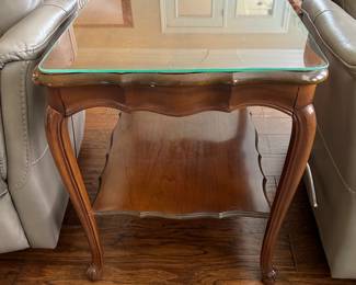 	#21	Vintage end table 28x19x25	 $40.00 				