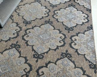 	#92	outdoor rug 96x120	 SOLD